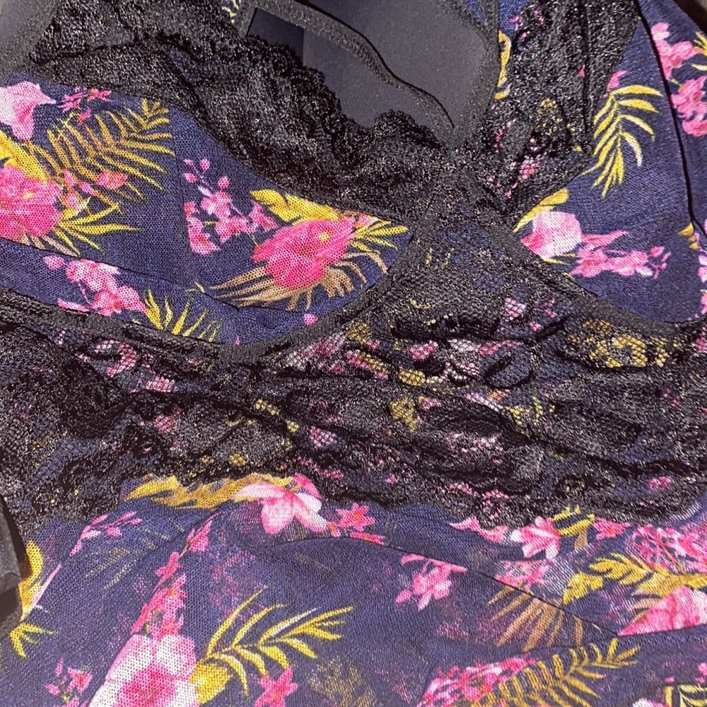 NEW INVENTORY 🔥Floral Print Contrast Lace Slips With Thong🔥 - Picture 6 of 6